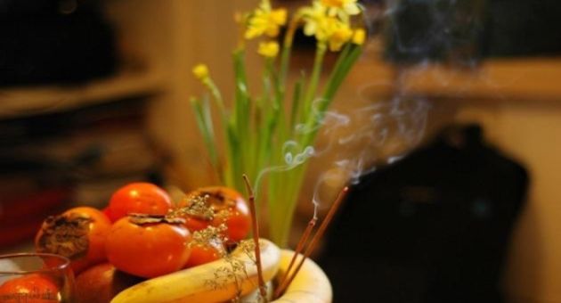 Tục thắp hương ngày Tết của người Việt có từ bao giờ? Vì sao cứ phải thắp...