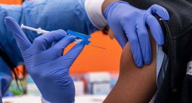 CDC Mỹ: Tiêm vắc xin và F0 hết bệnh, bên nào chống COVID-19 tốt hơn?