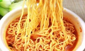 EU tăng cường kiểm tra mì ăn liền và thanh long của Việt Nam