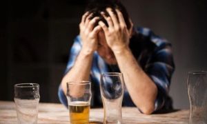 Con càng lớn càng giống hàng xóm, ông bố lén đi kiểm tra ADN thì nhận kết quả...