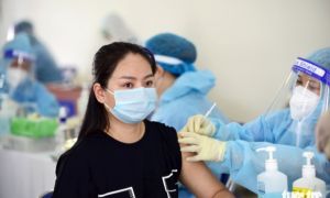 Tin COVID-19 chiều 22-1: Cả nước 15.707 ca mới; 153 ca tử vong, TP.HCM có 10...