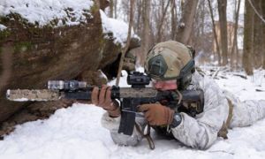 Anh sơ tán nhân viên đại sứ quán ở Kiev