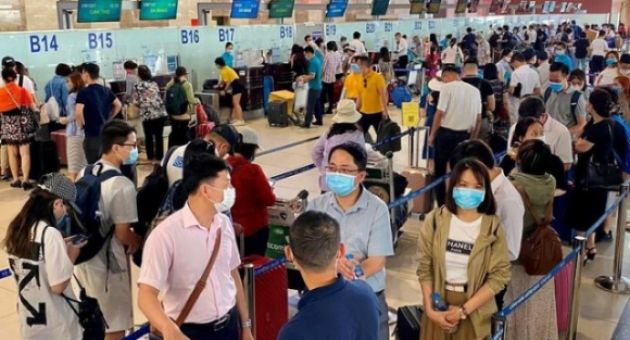 Bỏ test nhanh, khách không nên đến sân bay quá sớm tránh ùn tắc