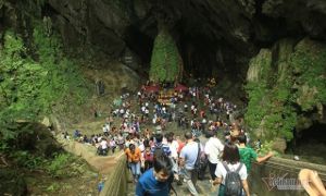Hà Nội dừng tổ chức lễ hội chùa Hương