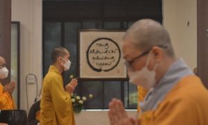 Nén tâm nhang tiễn biệt thiền sư Thích Nhất Hạnh