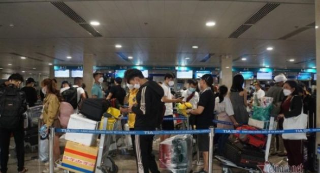 Sân bay Tân Sơn Nhất khuyến cáo khách đến trước giờ bay 2 tiếng