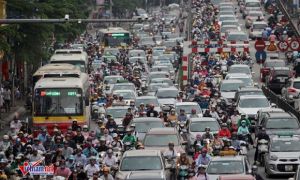 Cửa ngõ Hà Nội và TPHCM tắc cứng dịp Tết, người dân