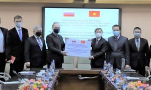 Ngoại giao vắc xin và những câu chuyện thực địa