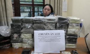 Mùng 3 Tết, bắt 2 người vận chuyển 144 bánh heroin bằng xe máy