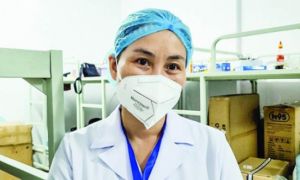 /thumb/thumb.php?src=images/stories/content/2022/02/03/1_nguoi-me-dac-biet-giua-tam-dich-khac-nghiet.jpg&w=300&h=180&zc=1&q=80&a=c