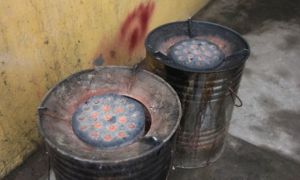 Đốt than tổ ong sưởi ấm, 2 bà cháu tử vong, 2 mẹ con nguy kịch
