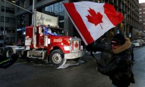 Làn sóng biểu tình lan rộng, thủ đô Canada ban bố tình trạng khẩn cấp