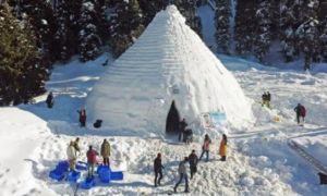 Kỳ lạ quán cà phê lạnh nhất thế giới bên trong căn lều phủ đầy tuyết