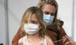 Tại sao Thụy Điển không khuyến nghị tiêm vaccine COVID-19 cho tất cả trẻ em...