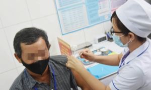 Thứ trưởng Y tế: Đẩy nhanh tiến độ sản xuất vaccine COVID-19 'made in Vietnam'