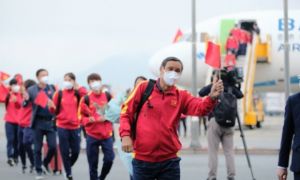 HLV Mai Đức Chung: ''Lúc này tôi muốn về nhà, ôm bà xã một cái...''