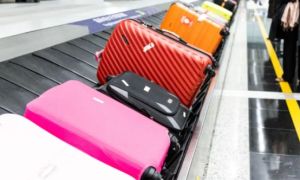 Vali nào dễ bị hỏng khi ký gửi máy bay?