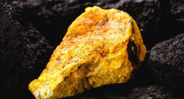 Vì sao uranium được dùng chế tạo bom nguyên tử?
