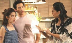 Ngày ra mắt, mẹ tôi vứt 10 triệu yêu cầu người yêu tôi đi mua thức ăn, ngờ đâu...