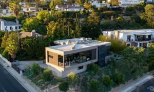 Cận cảnh biệt thự ở Hollywood Hills của ngôi sao Marvel Simu Liu