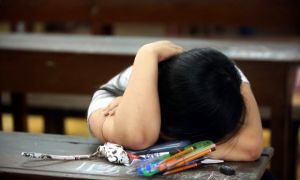 Làm cha mẹ, đừng áp đặt suy nghĩ của mình lên con cái
