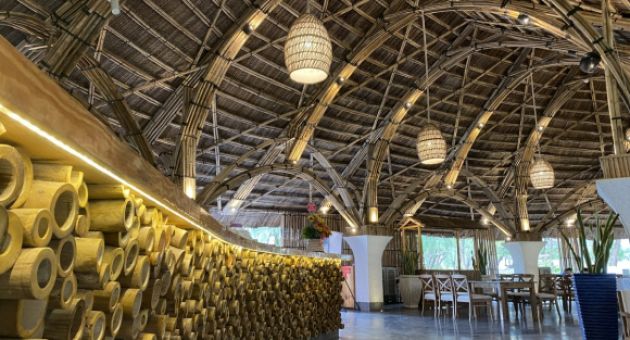 Check-in Phú Yên với nhà hàng tre lớn nhất Việt Nam