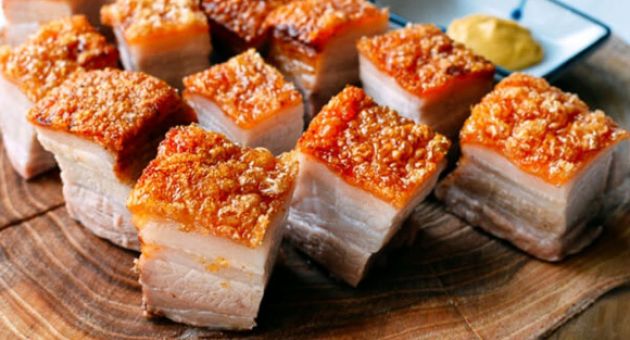 Cách làm thịt quay giòn bì ngon tuyệt đỉnh bằng nồi chiên không dầu