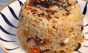 Đổ trứng vào cơm rồi nấu theo cách này, ăn cực lạ miệng, người già trẻ nhỏ đều...