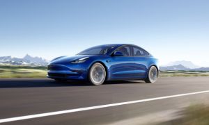 Tesla sắp có xe điện giá rẻ nhờ một thứ nhỏ như lon nước ngọt của Panasonic