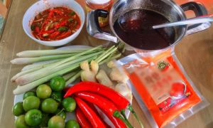 Mách chị em cách làm chân gà sốt Thái chua cay, giòn ngon, lai rai ngày mát...