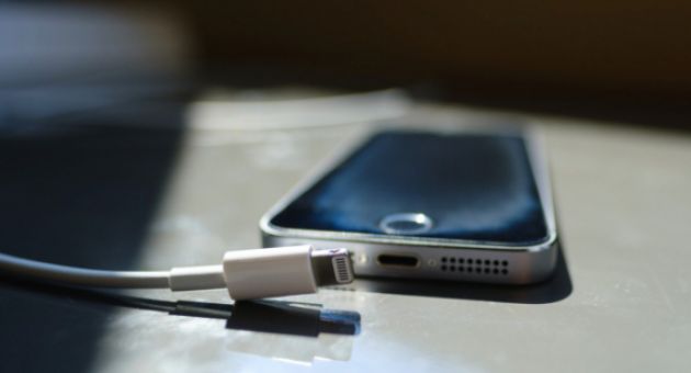 Đến lúc Apple bỏ cổng Lightning