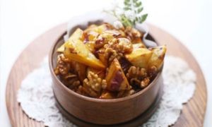 Mùa thu làm khoai lang chiên tẩm đường ăn vặt siêu ngon