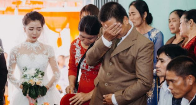 Gà trống nuôi con từ lúc lọt lòng, ngày con đi lấy chồng, tôi đau thắt khi...