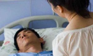 Giận tím mặt khi thấy chồng thều thào khoe tháng này kiếm được 50 triệu