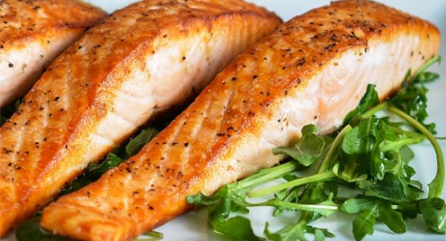 Mách chị em cách làm cá hồi áp chảo đơn giản mà thành quả thơm ngon xuất sắc