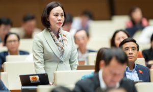Đại biểu đề nghị ‘rà soát bằng tiến sĩ, thạc sĩ của cán bộ trung, cao cấp’