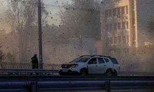 Ukraine bị Nga tấn công bằng 50 tên lửa hành trình, Kiev mất điện và nước