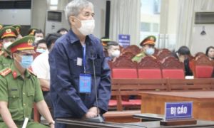 Vụ buôn lậu 200 triệu lít xăng:
