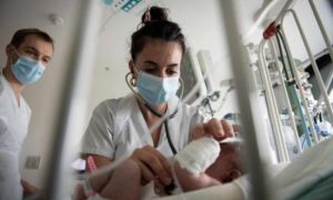 Pháp: Bệnh viêm tiểu phế quản lan rộng, nhiều khoa nhi quá tải