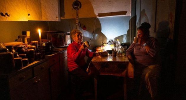 4,5 triệu người Ukraine lại chìm trong bóng tối sau đợt không kích mới nhất...