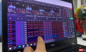 Chứng khoán ‘đỏ lửa’, VN-Index mất mốc 980 điểm