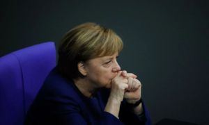 Chính phủ Đức kêu gọi bà Merkel tiết kiệm tiền