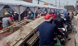 /thumb/thumb.php?src=images/stories/content/2022/11/05/1_do-khoc-do-cuoi-chuyen-dam-cuoi-giua-duong-nhac-xap-xinh-suot-dem.jpg&w=300&h=180&zc=1&q=80&a=c