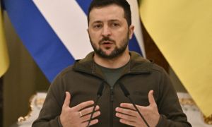 Tổng thống Zelensky ra tuyên bố cứng rắn, xe tăng Ukraine tiến vào thị trấn...