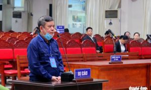 Đội trưởng chống buôn lậu nhận 'có tội' khi xài tiền người hối lộ 'để trong nhà'