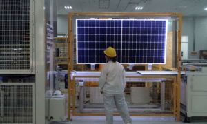 Mỹ chặn hơn 1.000 chuyến hàng linh kiện năng lượng mặt trời từ Trung Quốc