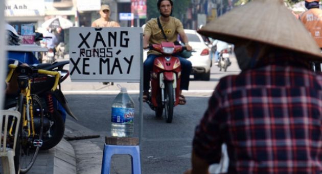 Điều hành giá xăng dầu nhìn từ hiện tượng 'cây xăng cục gạch'