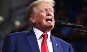 Ông Trump công kích loạt quan chức Cộng hòa