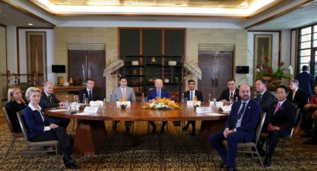 Ông Biden bị đánh thức nửa đêm, họp khẩn G7 vì vụ tên lửa rơi xuống Ba Lan