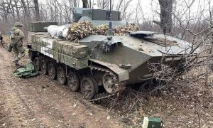 Ukraine thu giữ xe chỉ huy hỏa lực hiếm gặp của Nga ở Kherson